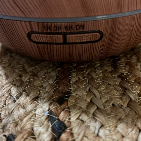 Aroma Essential Oil Diffuser Ultrasonic Cool Mist Humidifier - Color LED Lights - Picture 2 of 7